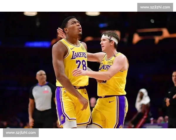 群雄逐鹿!51 分封神压文班,里夫斯锁定 NBA 日最佳 群雄逐鹿!51 分封神压文班,里夫斯锁定 NBA 日最佳